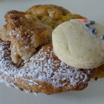 豆腐と六星さんの黒豆とカスタードのマフィン