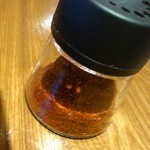 北海道マルハ酒場 - この一味唐辛子も旨い！