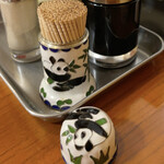 中国家庭料理 誠苑 - 卓上のキュートな楊枝入れ