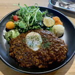 HENRY - Ｂセット・キーマカレー ♪ ここに ドリンクとデザートが 付きます