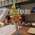 お茶の山口屋 - 抹茶ソフト(350円)
