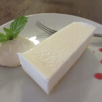 小さな街の食堂 cafe MISTY - セットのデザートはレアチーズケーキ