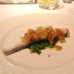 Restaurant L'asse - 旬鮮魚の優しいポシェ　アンチョビを利かせたブロッコリーのソース