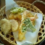 合馬茶屋 - ・　天ぷら盛り合わせ（筍、海老、ふきのとう、たらの芽、かぼちゃ）