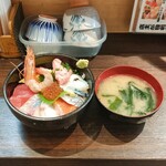 Tsukiji De Dondon - 特選つきじde丼 1,100円（味噌汁つき）