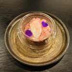 イノベーティブ フレンチ ワタハン - スイカと日本酒のジュレ、塩バニラアイス、