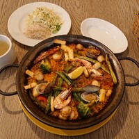 表参道 バッカス - 海鮮パエリアWithコーラ(サラダプレート、スープ、ドリンク付)
