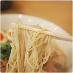 麺屋 木ノ下 - スープとの絡みが良い麺