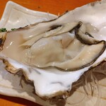 大衆居酒屋魚さんこ - 厚岸産生ガキ