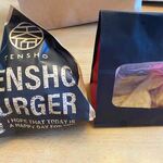 TENSHO BURGER - 一個一個手作りなんで数分間店頭で待つと注文したクラシックバーガーのセット８００円の出来上がりです。