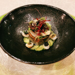 シャトー　ラ・パルム・ドール - はじまりの一皿　ホタテと胡瓜のカルパッチョ