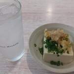 ゆたか食堂 - 冷ややっことレモンサワー