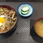 ゆたか食堂 - すき焼き丼