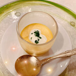シャトー　ラ・パルム・ドール - 人参の冷製クリームスープ