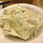 Yakitoriya Sumire - お通し　食べ放題の塩ダレキャベツ