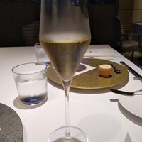 西洋膳所 ジョンカナヤ - シャンパンで乾杯