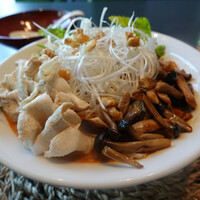 Shangri-La’s secret 表参道店 - エスニックブラック胡麻冷麺