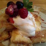 フレンチトースト絶妙に繊細で激烈に美味し。