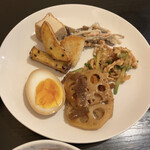 和音 - サラダバーのおかず