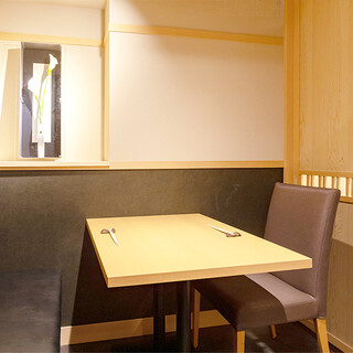 《完全個室席》洗練された個室席でごゆっくりとお過ごしください