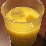 重慶料理 東々包 - ランチサービスのオレンジジュース