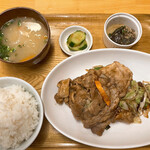 大納言 - しょうが焼き定食 750円