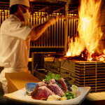 本格板前居酒屋 お魚総本家 - ダイナミックな炎が上がる臨場感満載のカウンター席