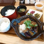 おひつごはんとおつけもの OHANA - 豚のカツ煮定食（930円）2022年8月