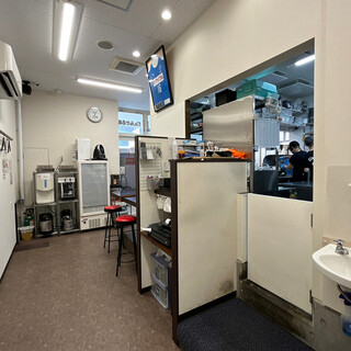 豚骨醤油らーめん じぇんとる麺_2