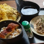 Machikadoya - 鰻飯と天婦羅盛り定食です➰(o^∀^o)