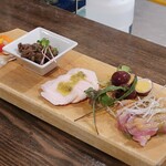 トリワイン ＰＩＫＯＳＨＨＨＵ - 前菜５種盛り