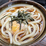 しげの屋 - かけうどん生卵乗せ