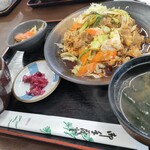 田舎の元気や - 料理写真:牛なんとか定食　780円