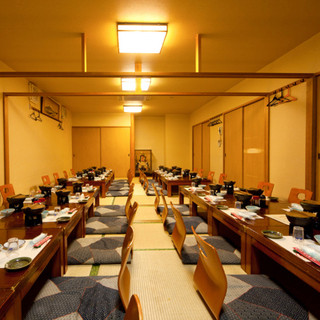 大小さまざまな個室を完備。少人数～大人数の宴会におすすめです
