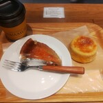 ベーカリー&レストラン 沢村 - ベイクドチーズケーキ、カレーパン、沢村ブレンド