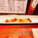 Zynmai Syuto Odashi Kira - 有機オクラとトマトのサラダ