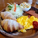 Cafe de M - モーニング　自家焼きクロワッサンセット