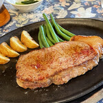 ステーキにこにこ牛 - やっぱ！肉だ