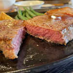 ステーキにこにこ牛 - ミディアムレア！