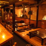 炭火焼肉 貴仙 - 店内は広々としたお座敷を完備。ゆったりと楽しめます。