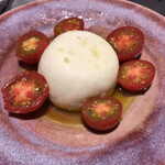 Tsubamesanjo Bit - チーズと新潟トマトのカプレーゼ