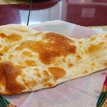 インド料理 ナジィル - 大きなナン