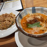 個室中華 頤和園 溜池山王店 - 