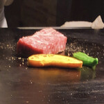 ステーキハウスさいとう - 鉄板の上のお肉は美しい‼︎