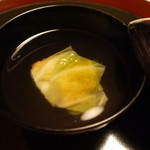 柳生の庄 - 椀：甘藍真丈、木の芽、桜海老、雲丹、帆立、清汁仕立