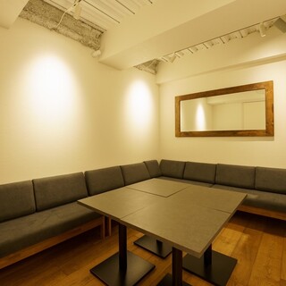 We also have a completely private room with a sofa ♬