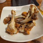 炭火やき 鶏煌 - 骨っこ。150円と安いけど意外とこれが酒に合う。