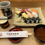 Sennari Zushi - 並寿司ランチ【にぎり6貫・巻物・ミニ茶碗蒸し・赤だし】