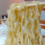 喜一 - 曽我製麺の中太麺