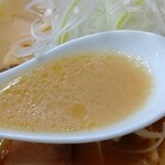 喜一 - 喜一特有のクリーミーな味噌スープ